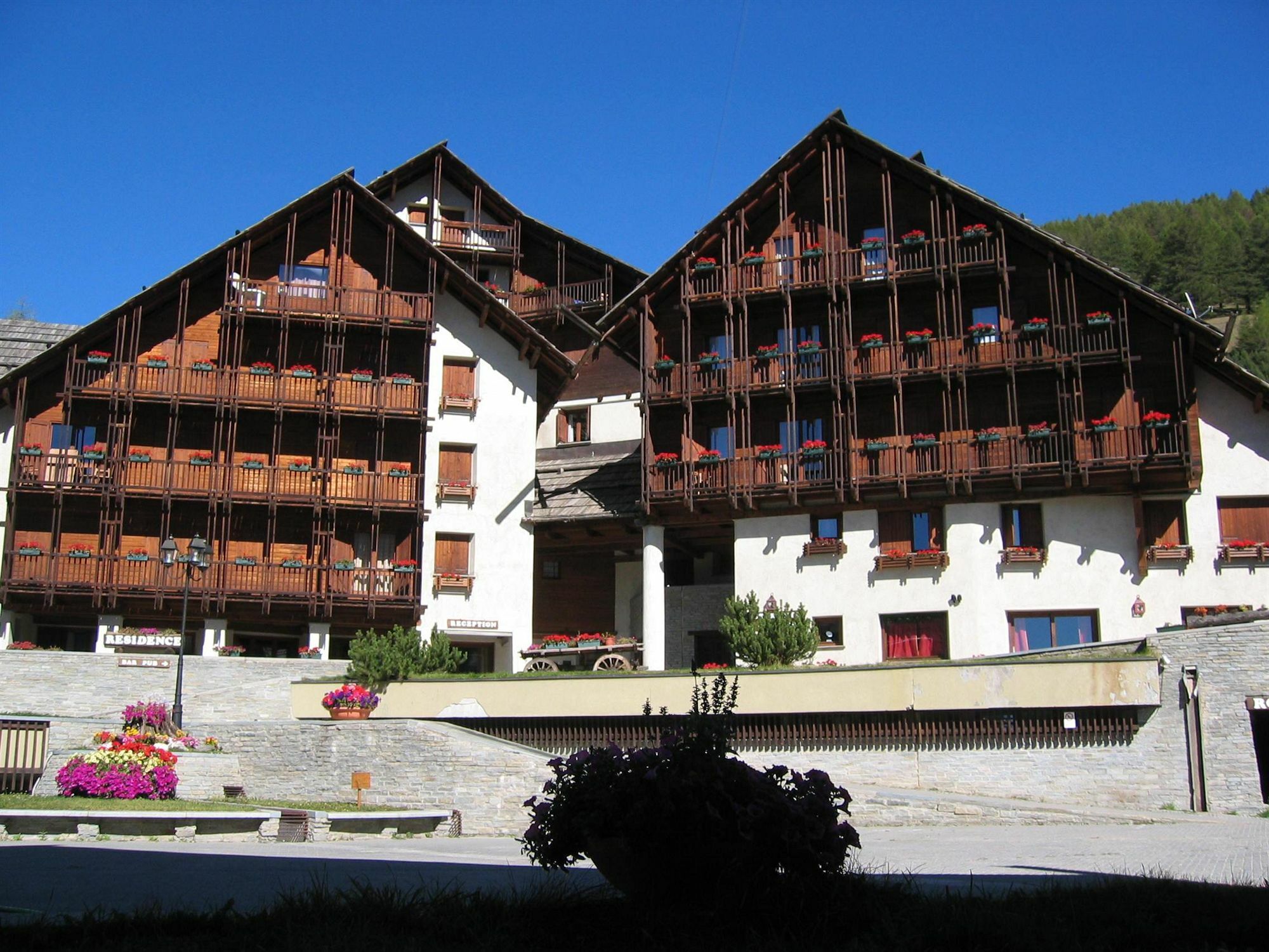 Residence La Piazza Abeti Betulle Cesana Torinese Exterior foto